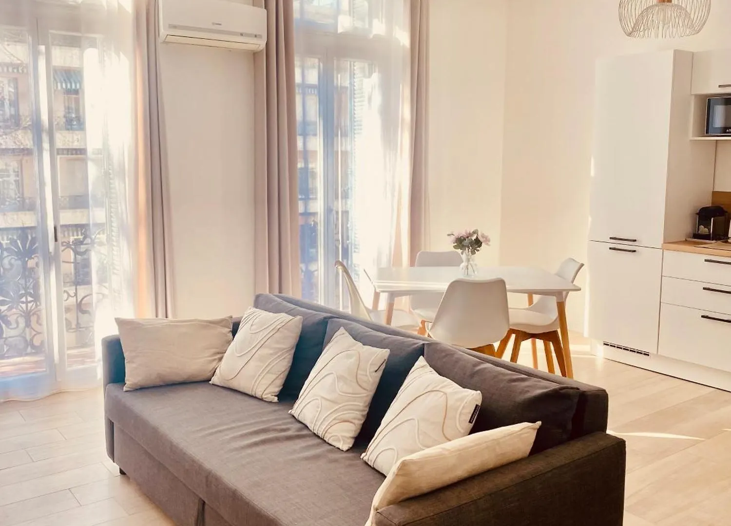 Elegant T3 Cannes Centre, 10 Mn A Pieds Palais, Croisette location