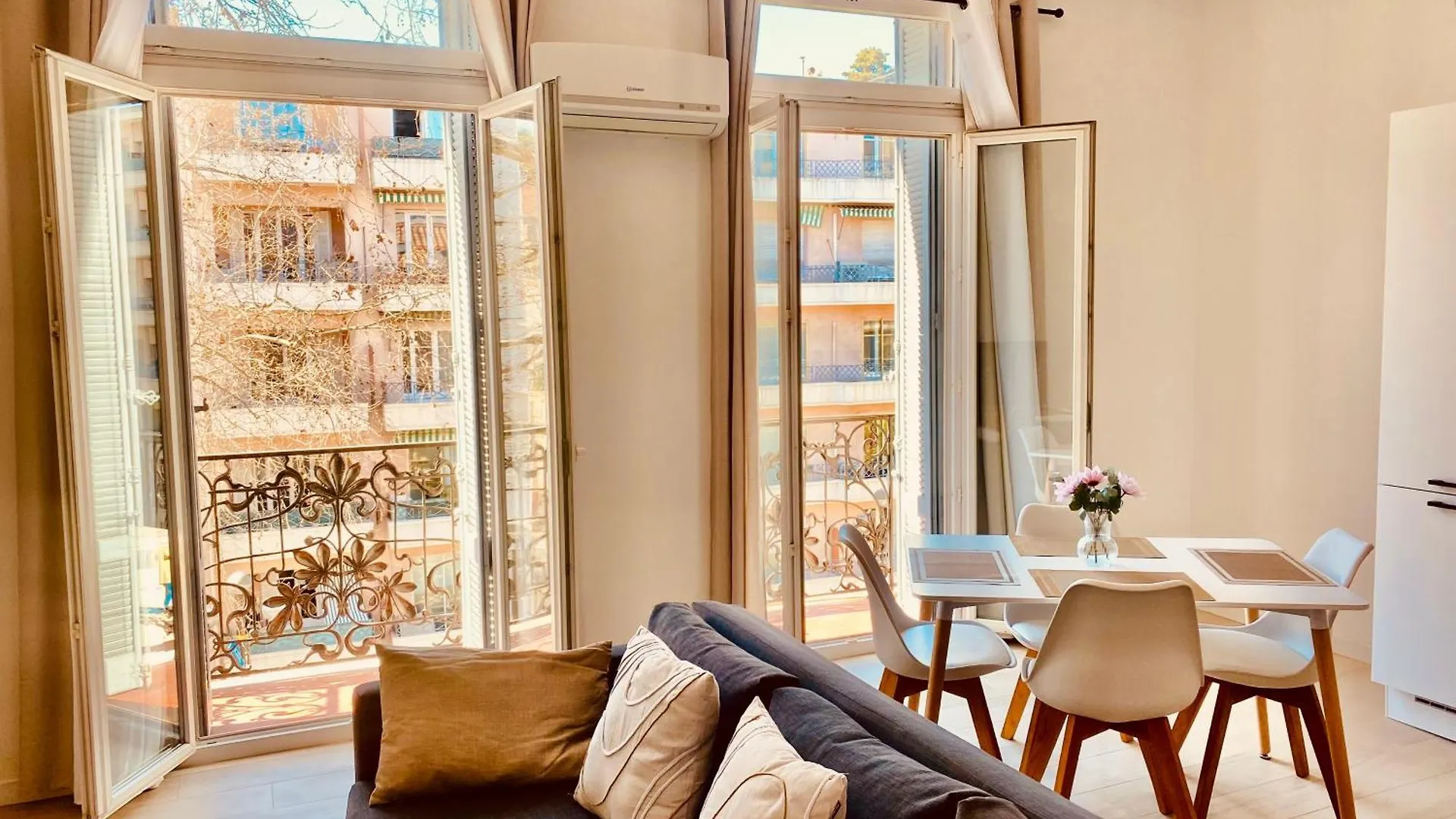 Appartement Elegant T3 Cannes Centre, 10 Mn A Pieds Palais, Croisette France